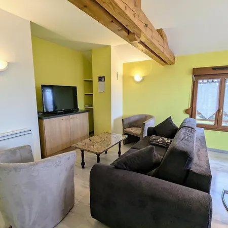 Charmante Maison Renovee Avec 3 Chambres, Garage, Et Animaux Admis A - Fr-1-589-161 *