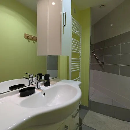 Holiday home Maison Renovee Confortable, Superbe Vue, Animaux Admis - Fr-1-589-161 *